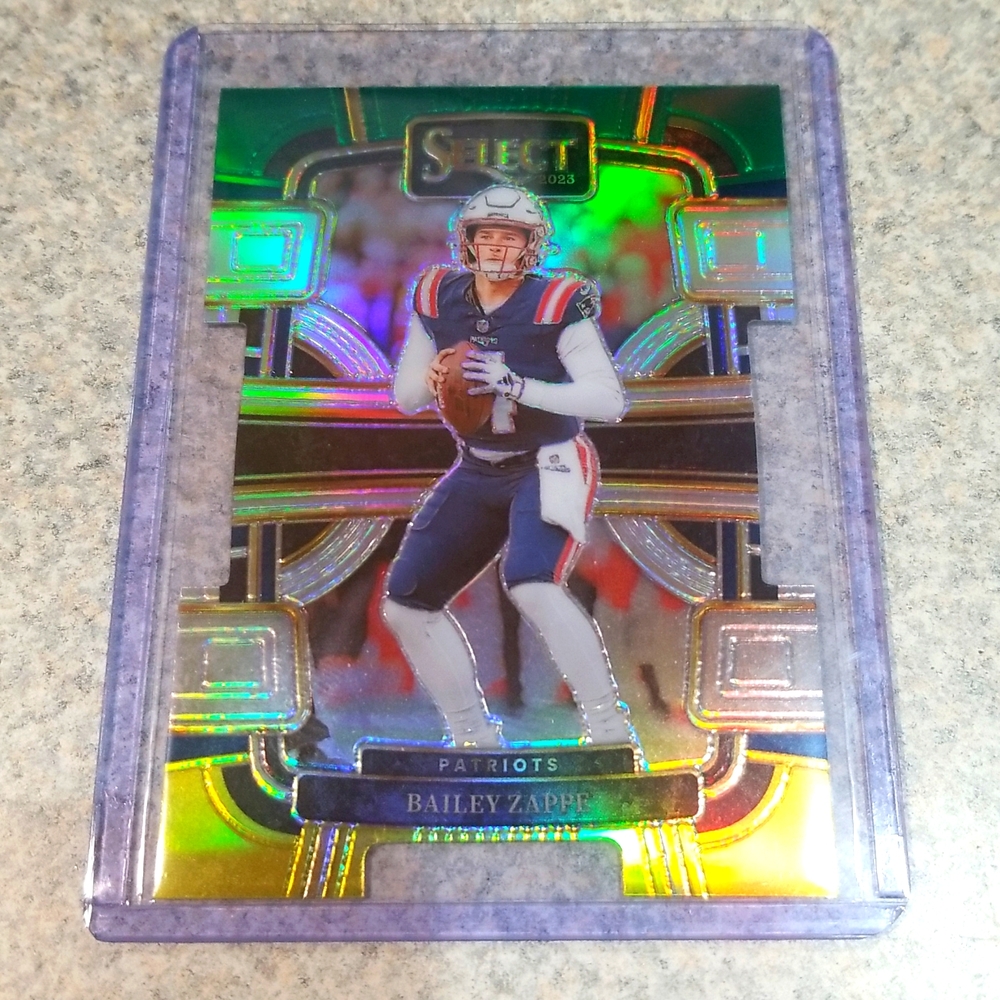2023 Panini select green and yellow die cut prizm Bailey Zappe.